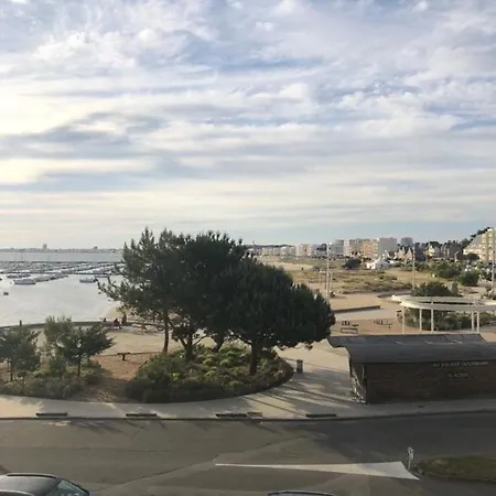 شقة Beautiful Renovated With Sea View! بورنيشّيه