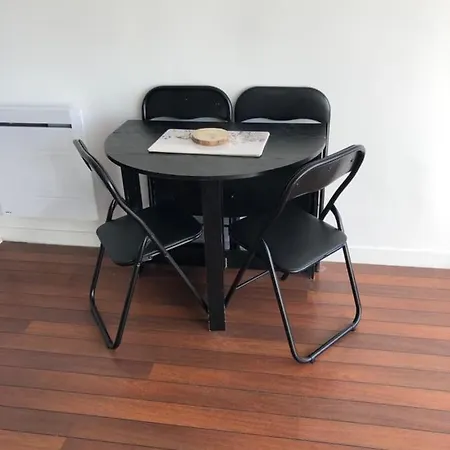 Beautiful Renovated With Sea View! بورنيشّيه